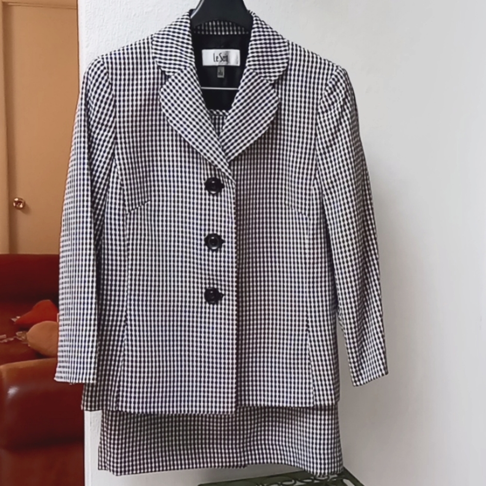 Le Suit Skirt Suit